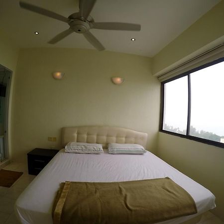 Holiday Homestay Penang At Batu Feringgi Ngoại thất bức ảnh