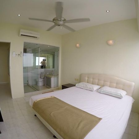 Holiday Homestay Penang At Batu Feringgi Ngoại thất bức ảnh