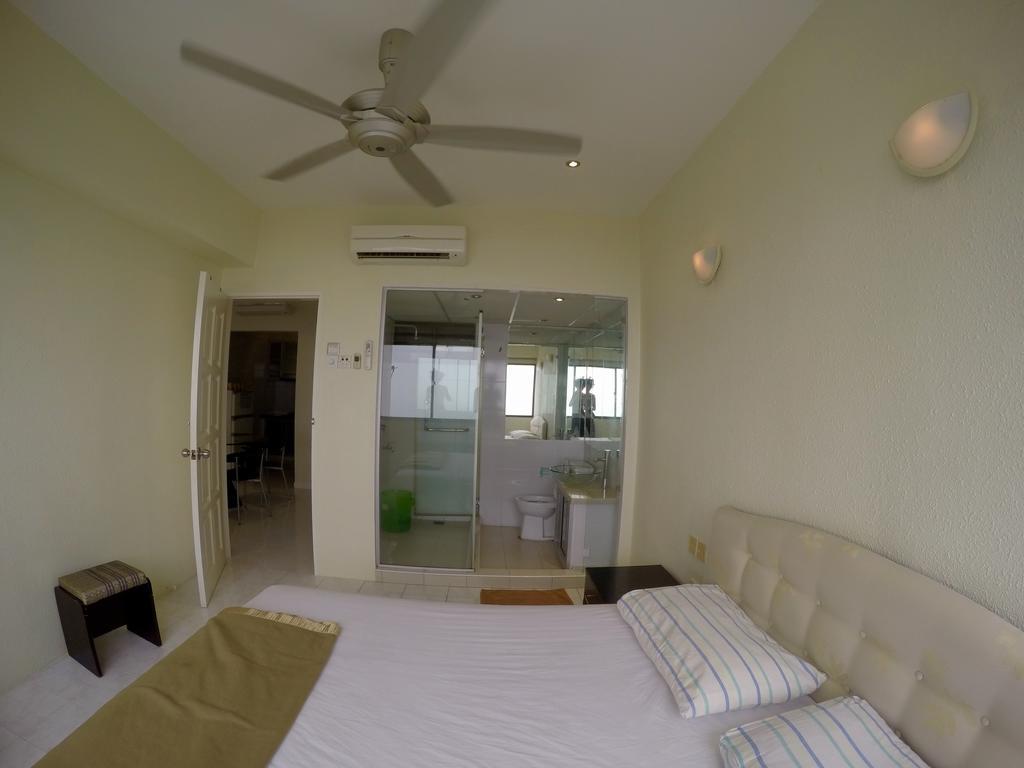 Holiday Homestay Penang At Batu Feringgi Ngoại thất bức ảnh